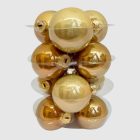 Arany karácsonyi üveggömb szett közelről, 12 darab 6 cm-es dísz.