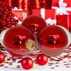 Fényes piros üveg karácsonyi gömbök – Red Shiny szett (12×6 cm) dekoráció a karácsonyfán