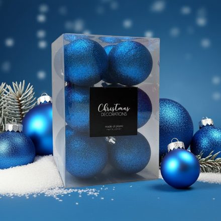 Kék glitteres műanyag karácsonyi gömb szett 12x6cm dobozban, havas háttérrel.
