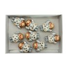 8 darab fehér angyal mágnes díszdobozban, arany pöttyös ruhával, ezüst szárnyakkal.