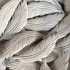 Fehér öntapadós tollfigurák fehér háttéren, több termék egymás mellét