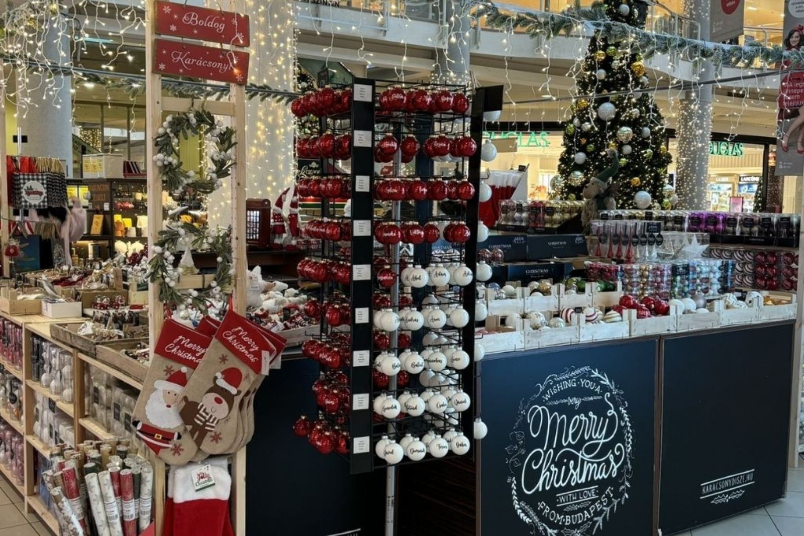 Mammut 2 – pult és díszek