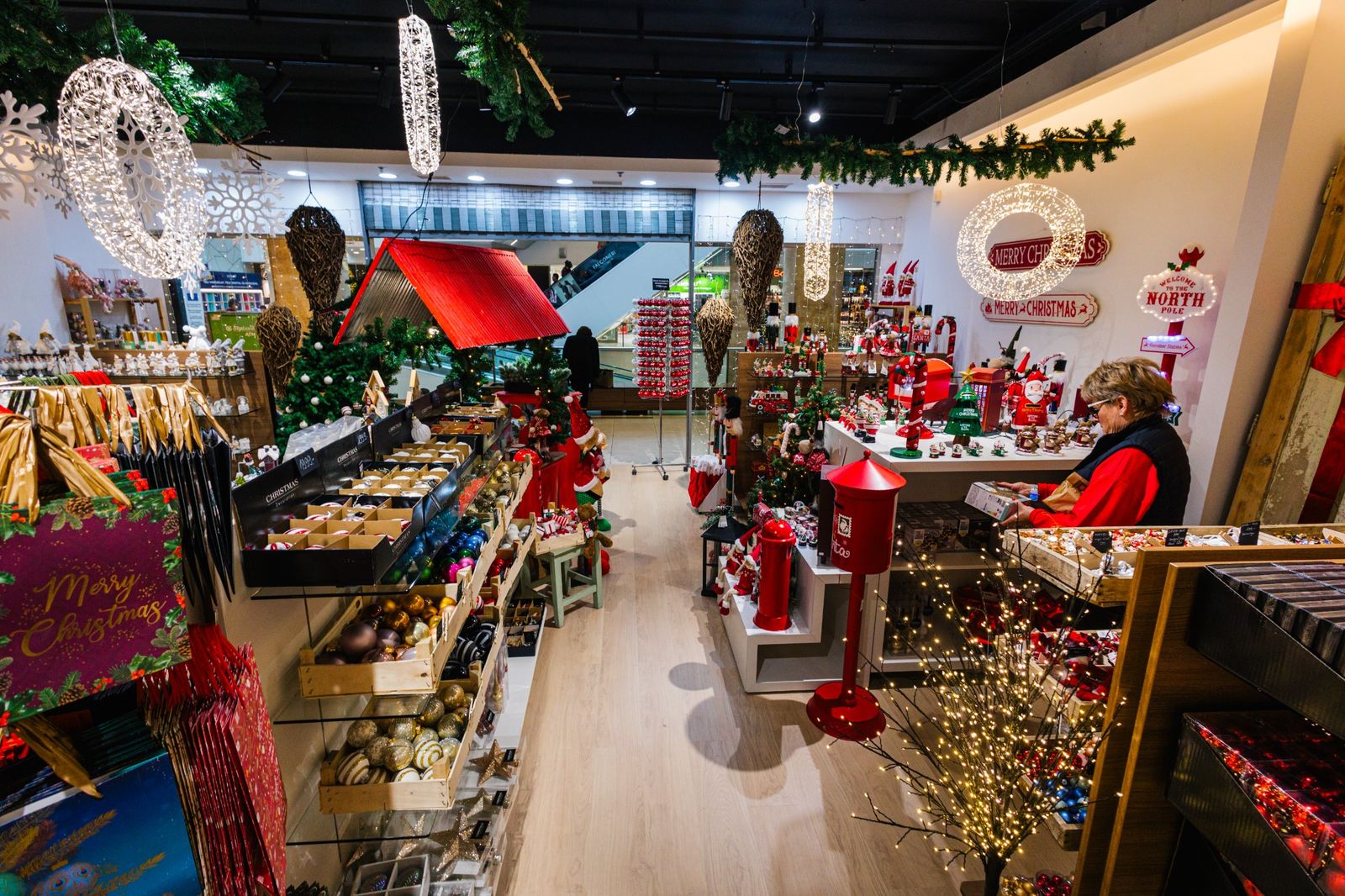 MOM Park karácsonyi bolt – pult 1