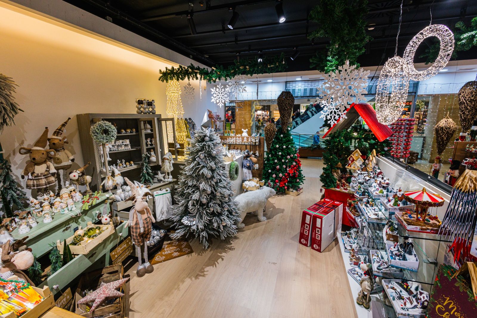 MOM Park karácsonyi bolt – pult 2